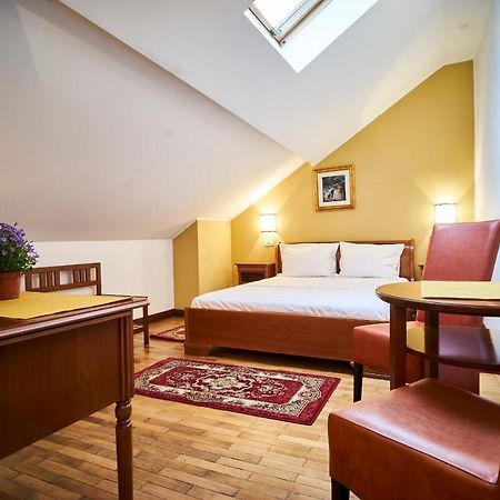 Cozy Attic Room V Bucureşti Eksteriør bilde