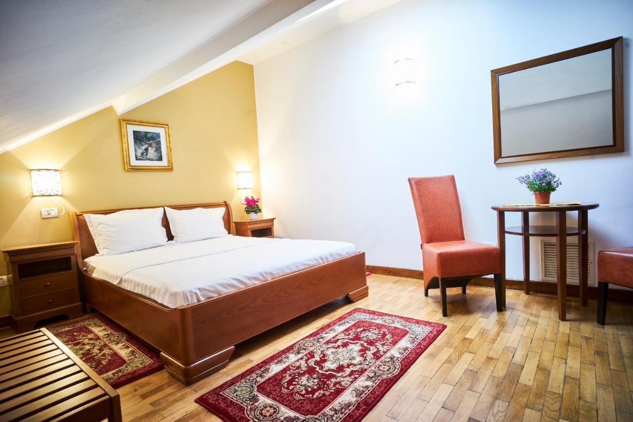 Cozy Attic Room V Bucureşti Eksteriør bilde